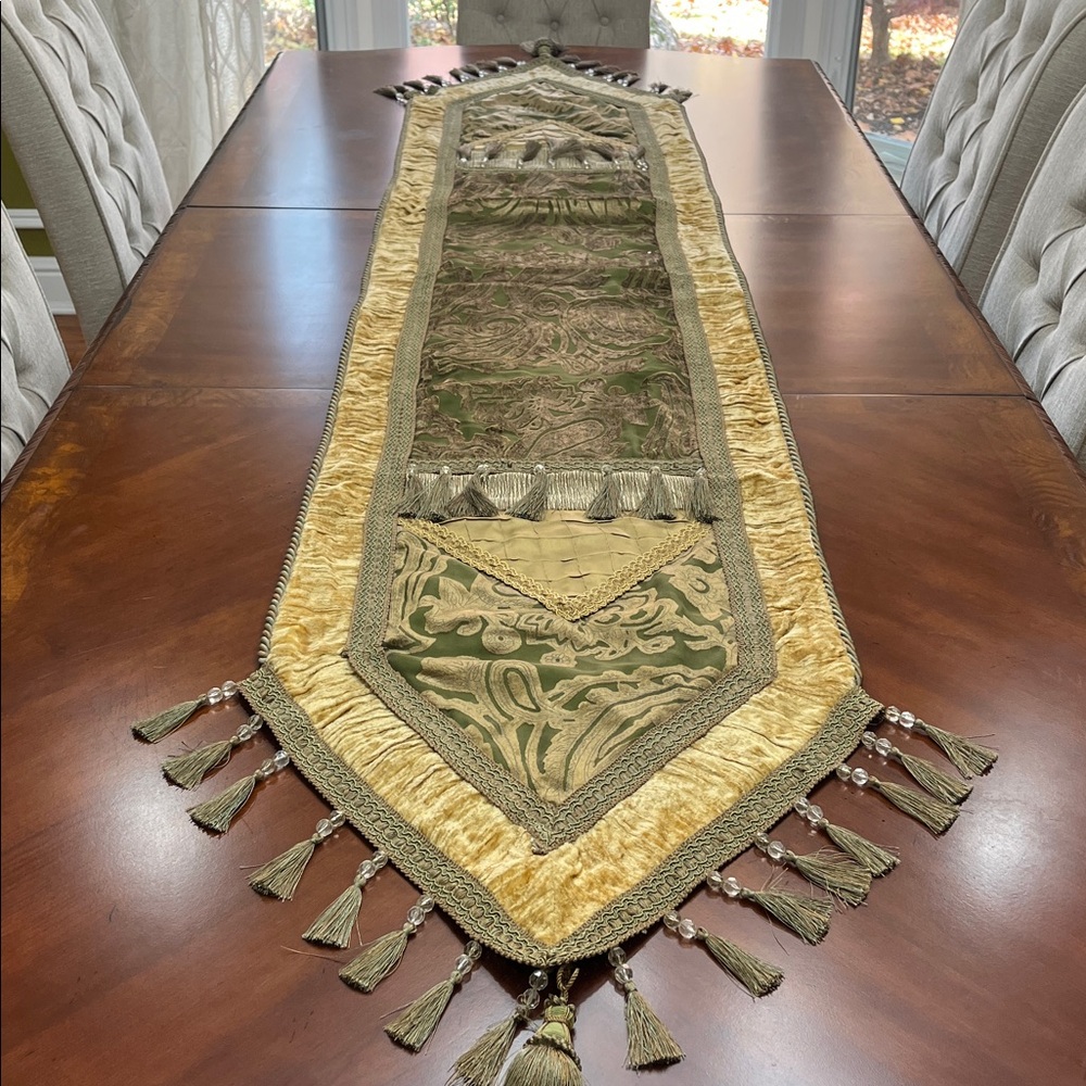 Table Runner Gold and Green